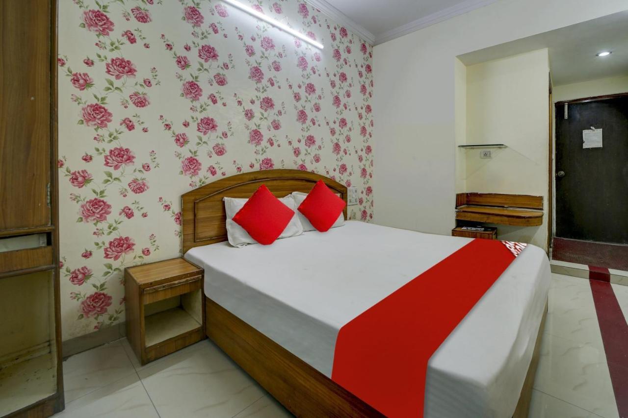 Oyo Flagship 81248 Hotel Satya Vilas โบปาล ภายนอก รูปภาพ