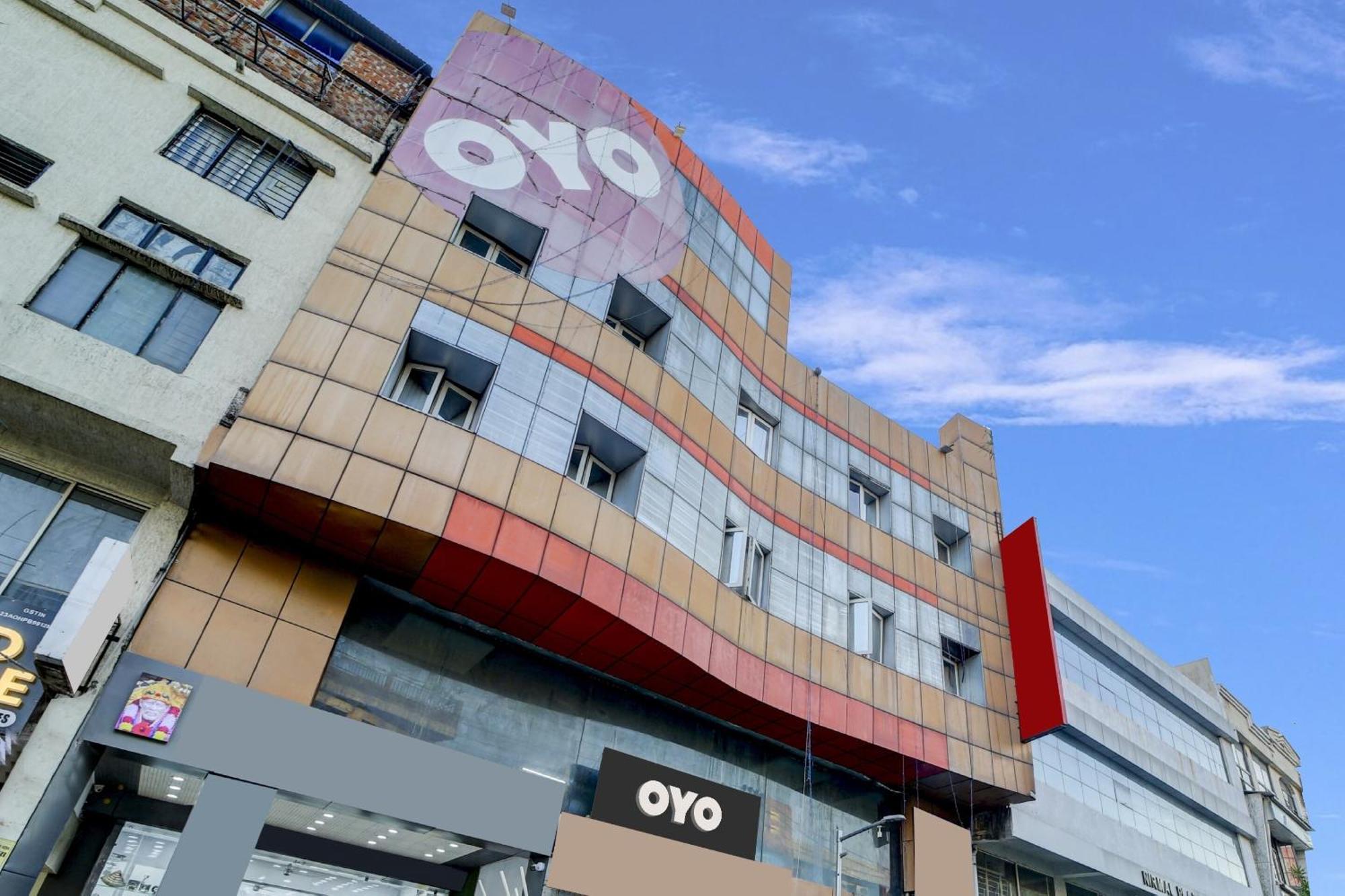Oyo Flagship 81248 Hotel Satya Vilas โบปาล ภายนอก รูปภาพ